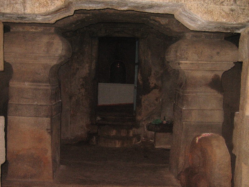 Kudumiyamalai – The Lord with Pony-tail