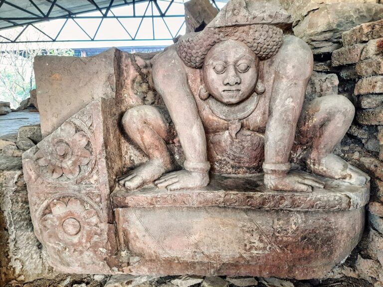 Tala – The Riddle of an Icon
