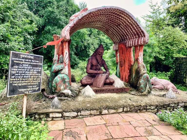 Madku Dweep – A Blend of Hindu & Christian Commune
