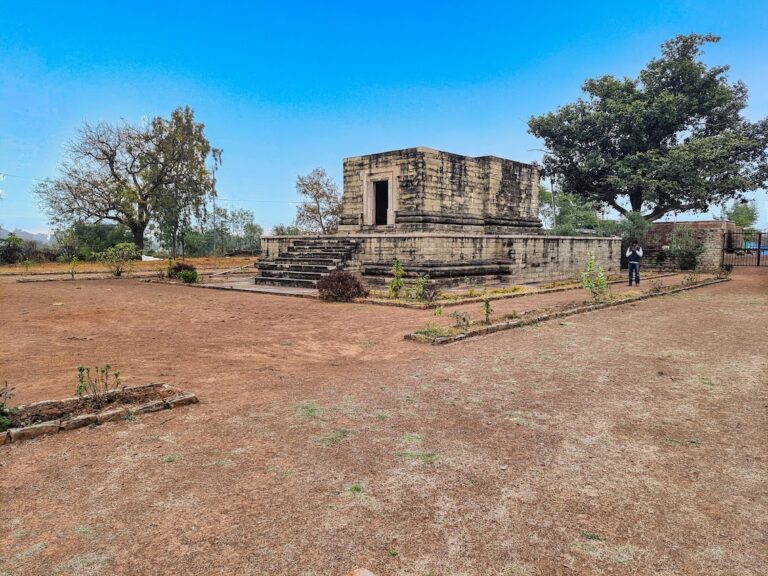 Sakour – Shiva Temple
