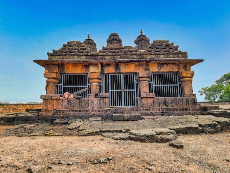 Armori – Tripple-Shrine Shiva Temple